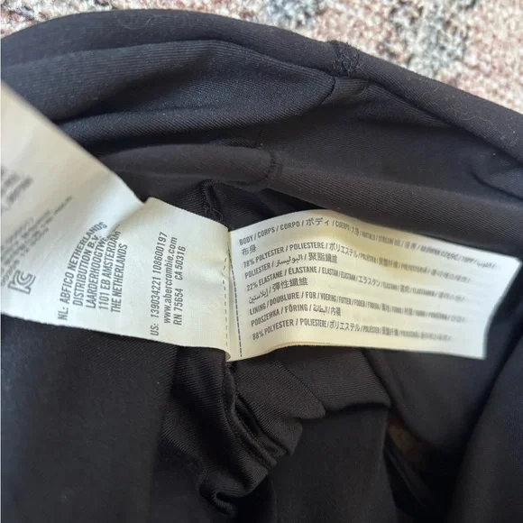 Abercrombie&Fitch Cropped Padded Tank Top - Picture 3 of 4